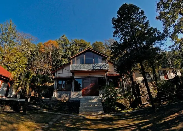 Clouds End Villa, A Heritage Home Stay, 10 Mins From McleodganjVilla